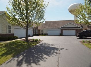 21213 Bluebill Lake Ct, Crest Hill, IL 60403