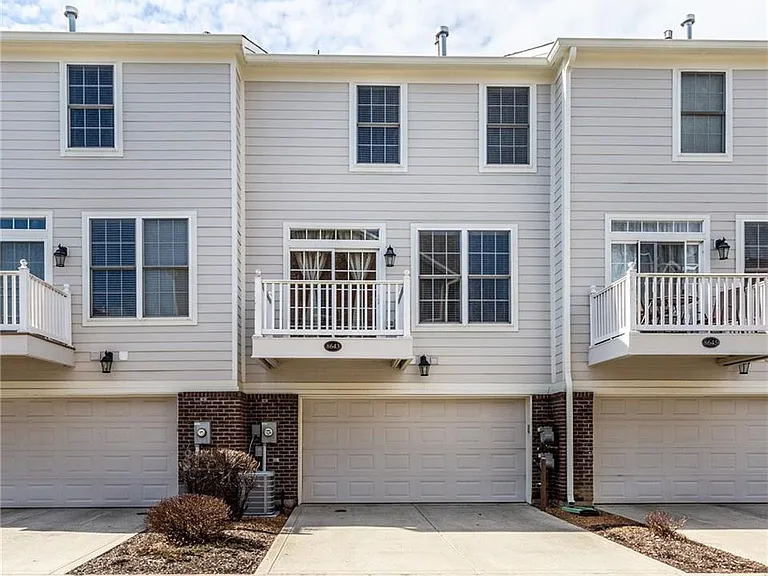 Back balcony & garage