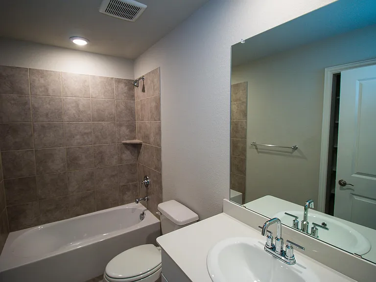 3320 Kingsdown Dr — Photo 8