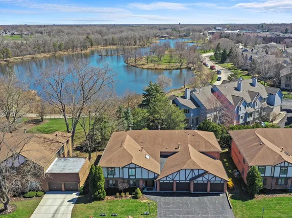 21 Parliament Dr E #283, Palos Heights, IL 60463