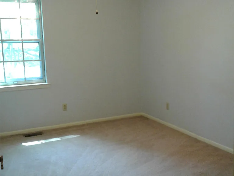 1619 Wendy Cir — Photo 13