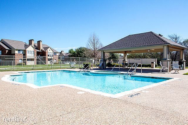 2nd image of 901 N Garden Ridge Blvd #10189696