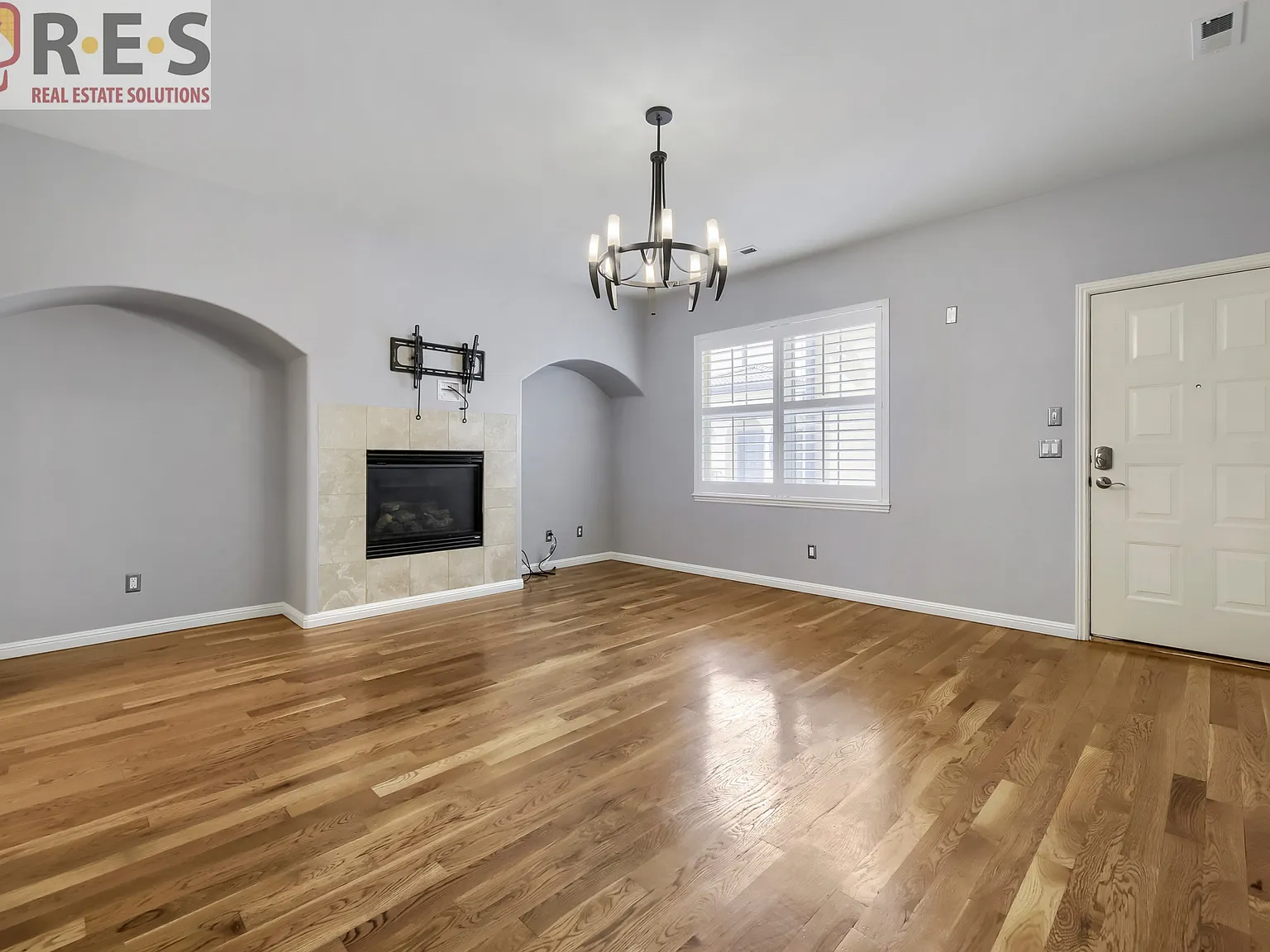 2 bed, 1190 sqft, $2,295 — Photo 3