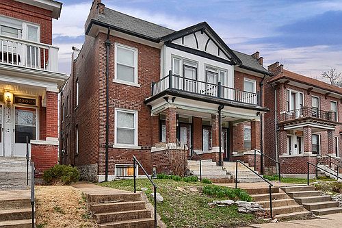 2nd image of 2354 Lawrence St #A