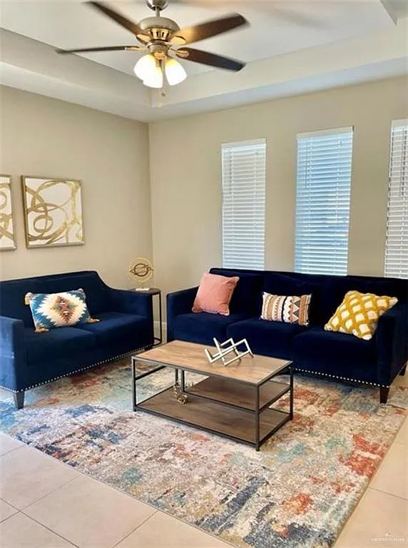 2 bed, 2.0 bath, 1100 sqft, $1,100 — Photo 2