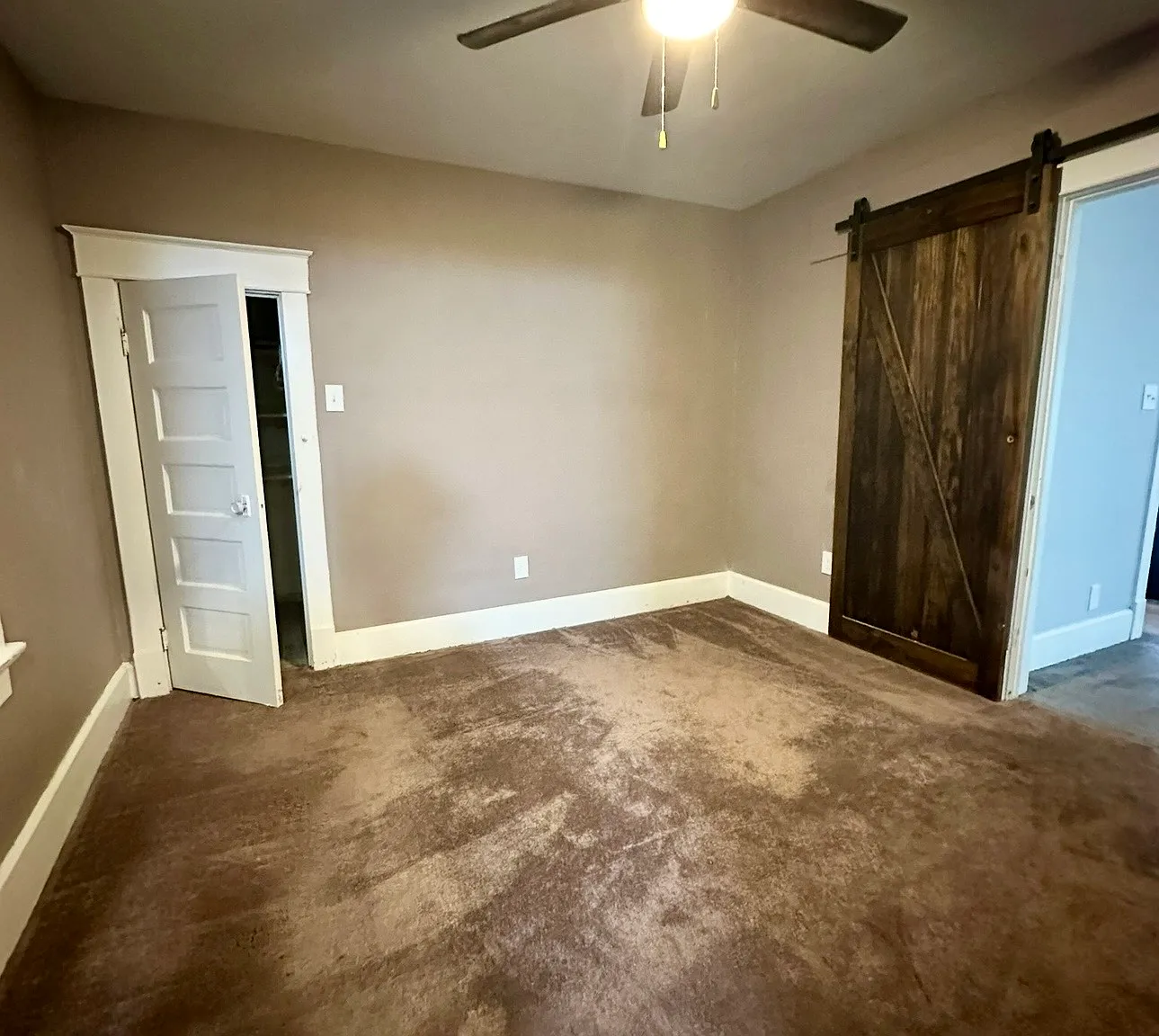 221 West Memorial Drive - 1 — Photo 2