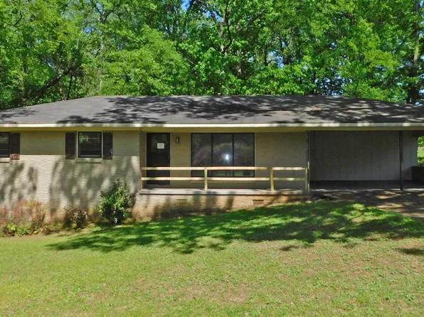 121 Smith Ct, Sheffield, AL 35660