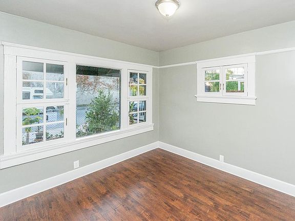 4th image of 1836 Kearney Ave