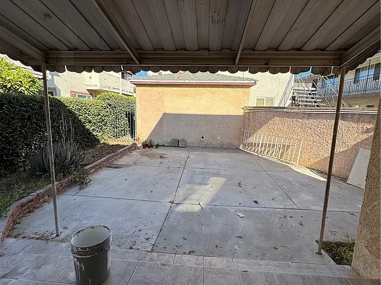 921 Carob Way — Photo 12