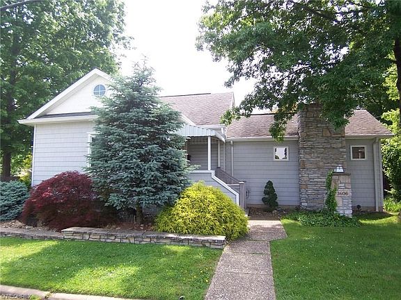 2nd image of 3606 Stella St