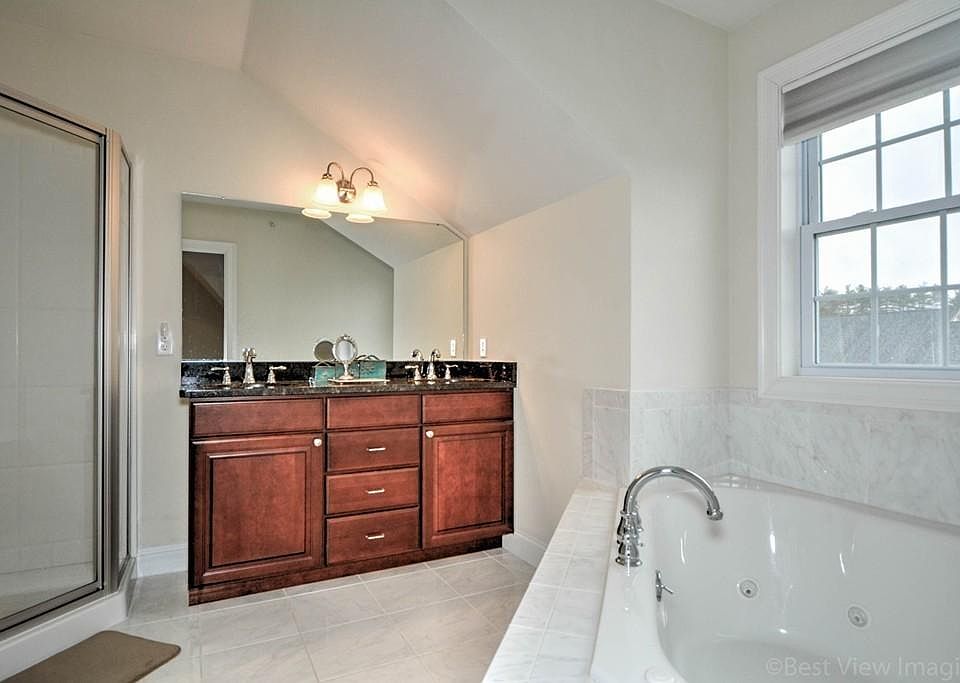 Shower and Jacuzzi view 2