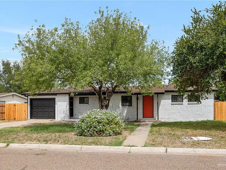 1808 N Cummings Ave — Photo 1