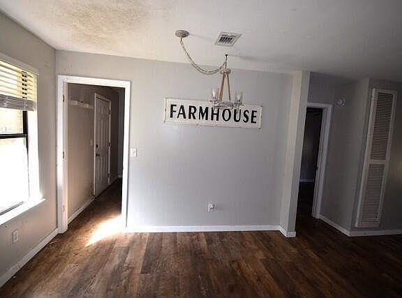 5th image of 2784 Meredith Ln