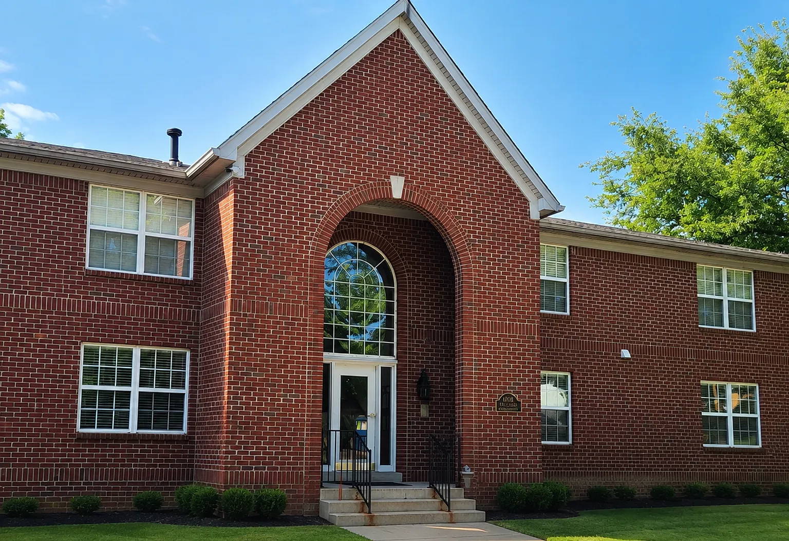 Germantown 2 bedroom, 1 1/2 bath in Brent Park Condos with washer/dryer — Photo 1