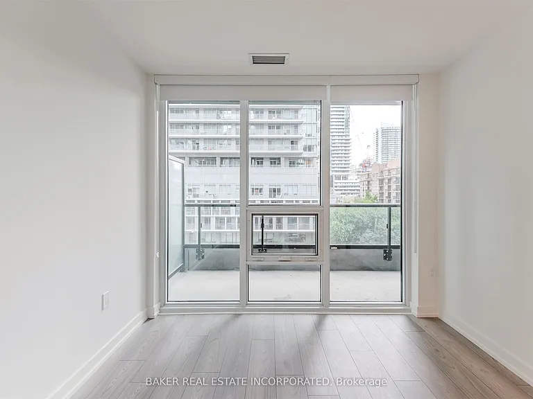 223 Redpath Ave #202 — Photo 12