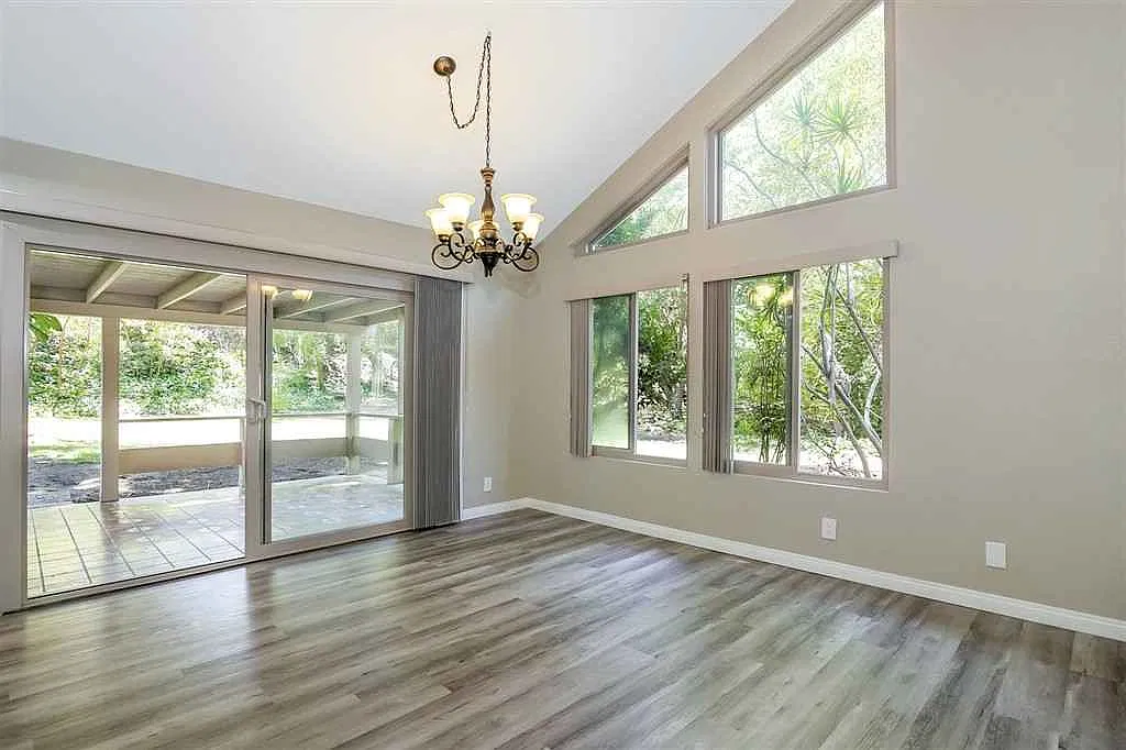 3 bed, 2.5 bath, 1750 sqft, $4,700 — Photo 1