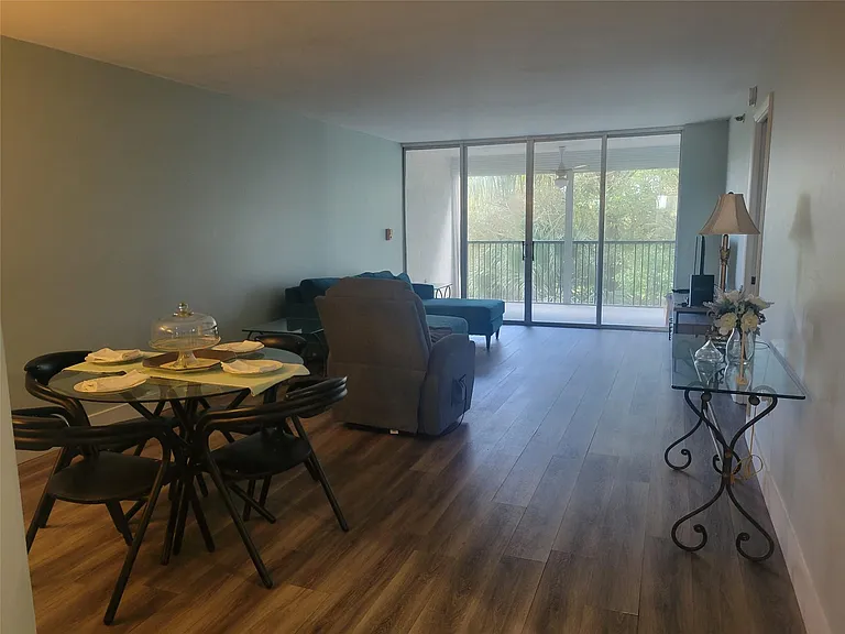 3940 Inverrary Blvd #407-A — Photo 1