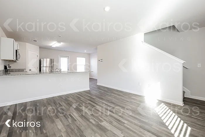 814 Vistamount Path — Photo 3