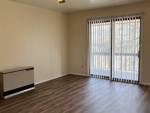 4th image of 2304 Hillview Ct APT 2