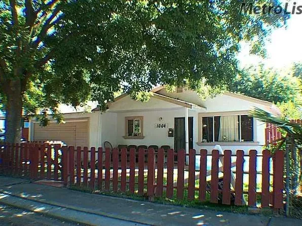 1004 Toulon Dr, Modesto, CA 95351