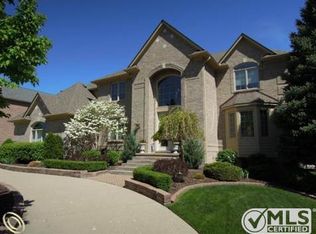 1950 Maplewood Ave, Bloomfield Hills, MI 48302