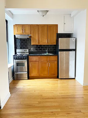 Rented by Waverly Realty Associates | media 4