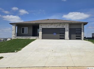 17118 Cora St, Bennington, NE 68007