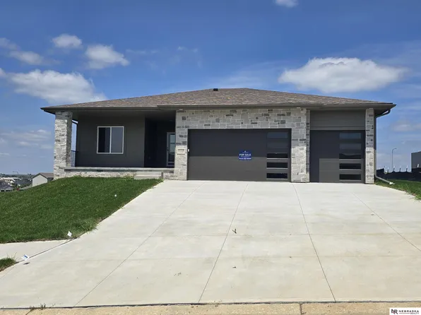 17118 Cora St, Bennington, NE 68007