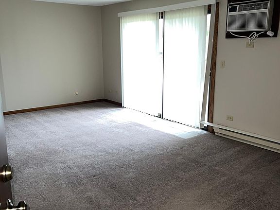 3rd image of 11610 Blackhawk Ct APT 8