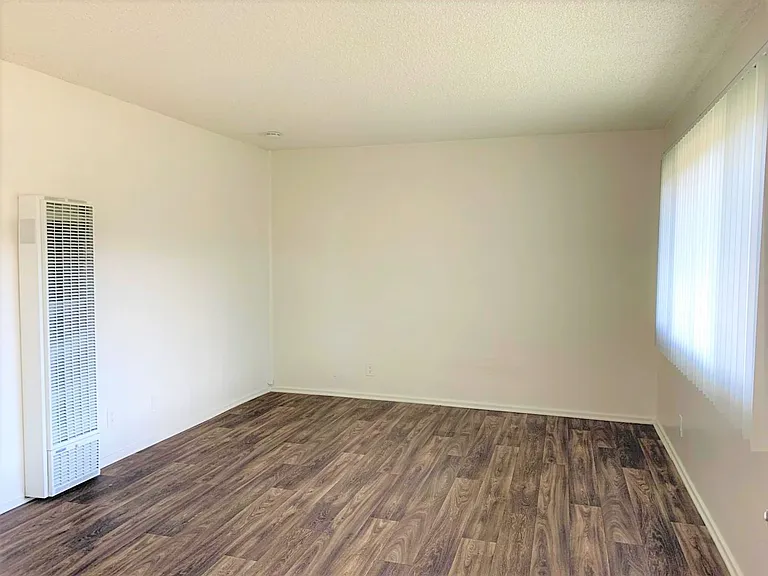 12911 Galway St — Photo 11