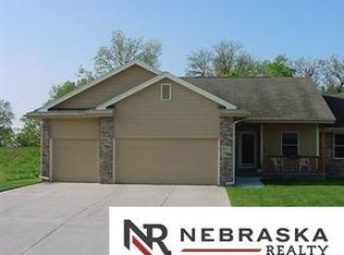 21005 McClellan Dr, Gretna, NE 68028