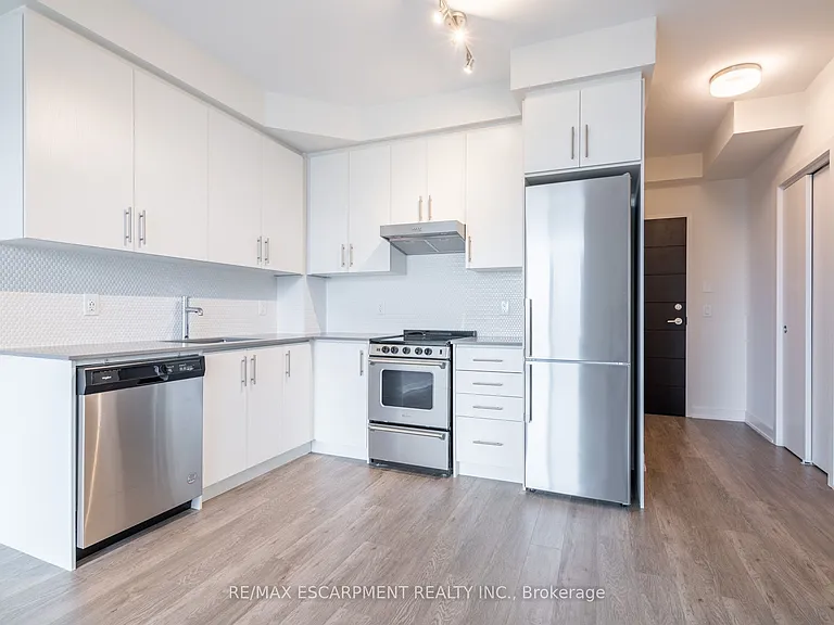 212 King William St #816 — Photo 12