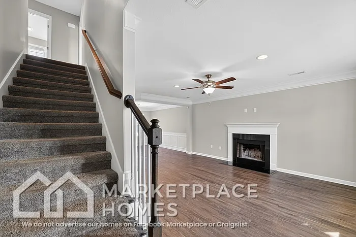 1129 Cloud View Dr — Photo 4