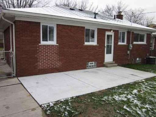 3rd image of 22913 Colony St