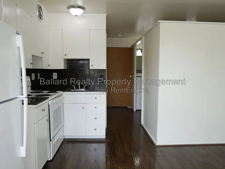 9030 Greenwood Ave N #106 — Photo 8