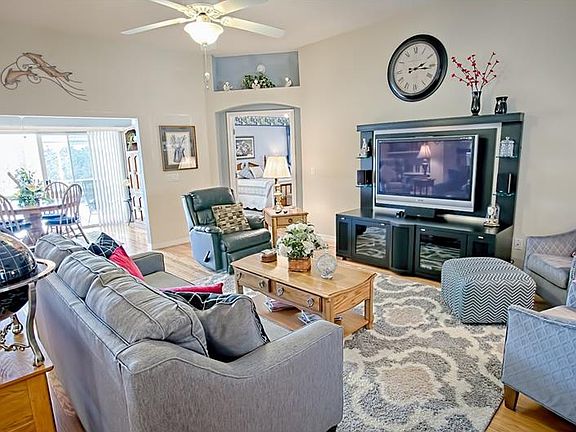 5th image of 1704 Durango Dr