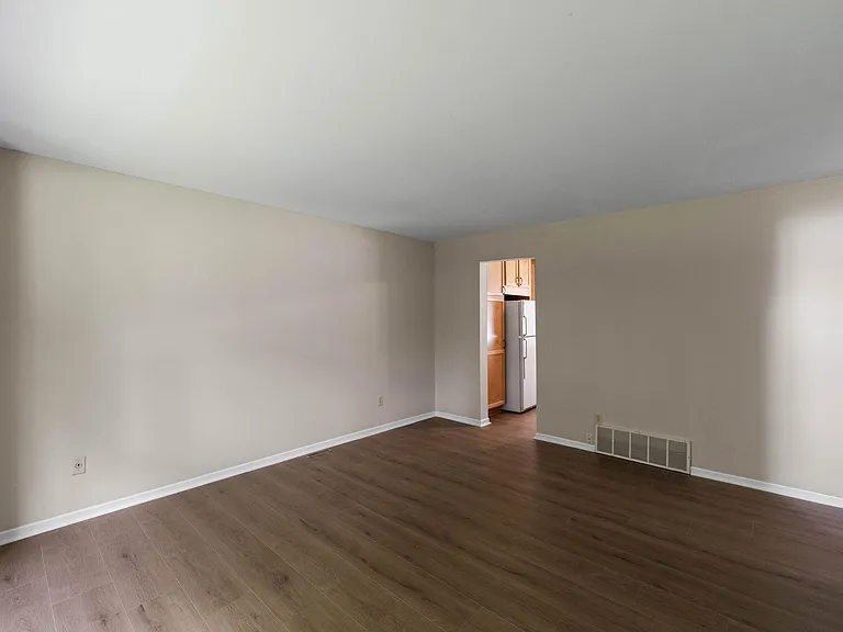 304 Pondridge Cir — Photo 12