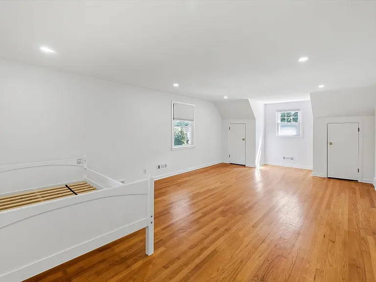 101 Pershing Rd — Photo 17