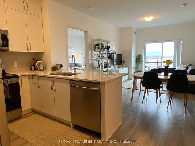 102 Grovewood Cmn #425 — Photo 14