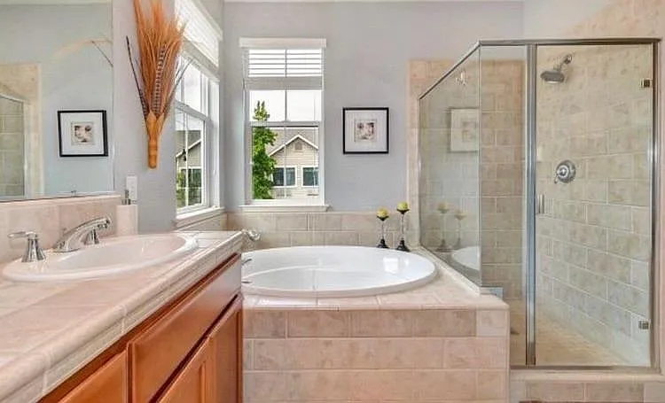 1656 Oak Park Blvd — Photo 4