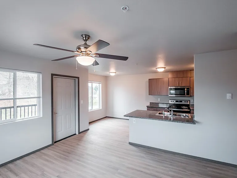 Cherry Glen Apartments — Photo 12