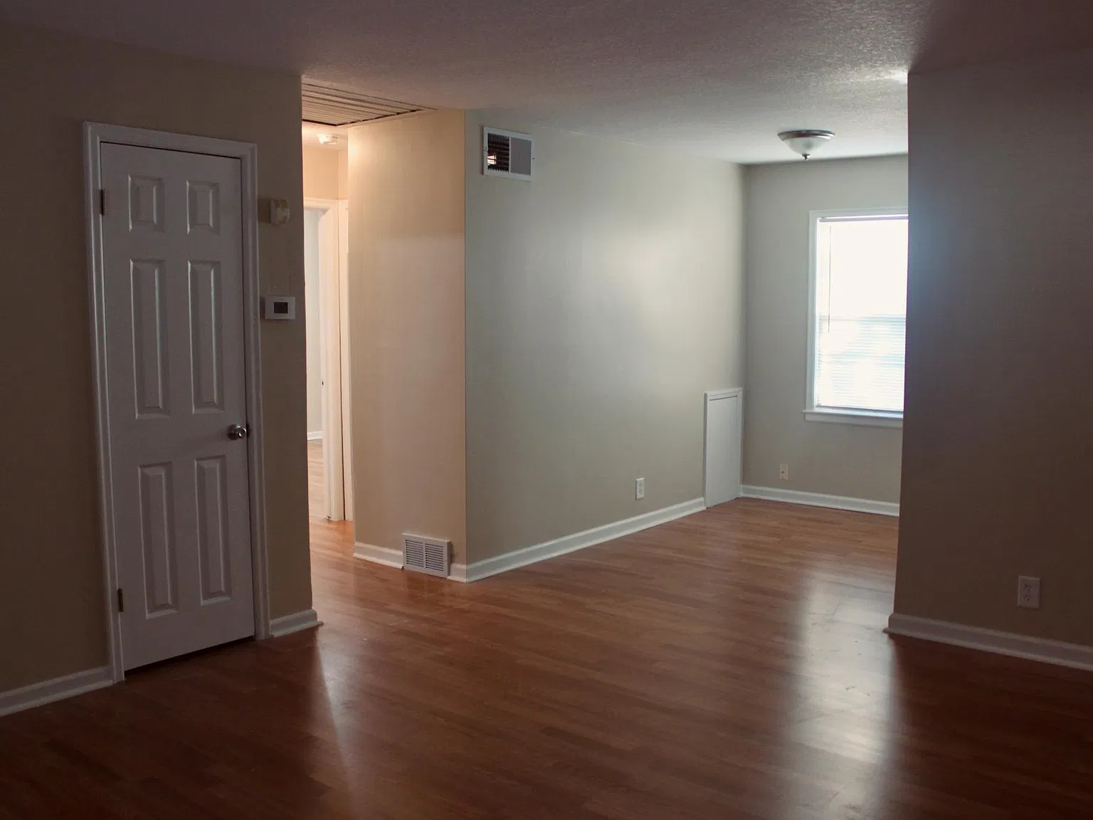 3 bed, 1048 sqft, $1,000 — Photo 4