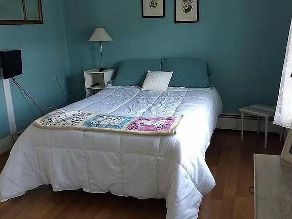 3rd image of 809 Vanderbilt Ave
