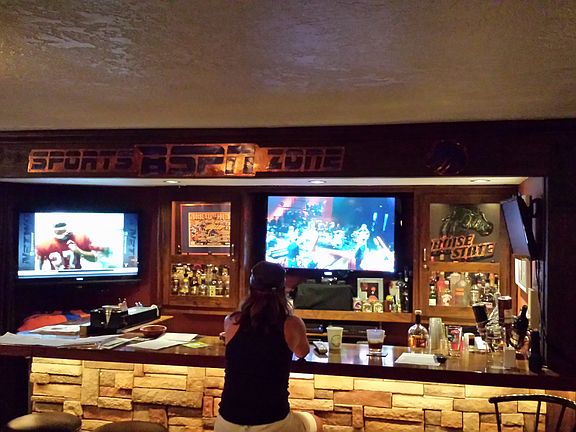 custom bar - 3 TV's