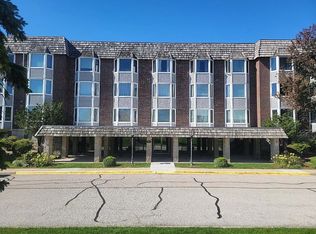 400 Thames Pkwy APT 2A, Park Ridge, IL 60068