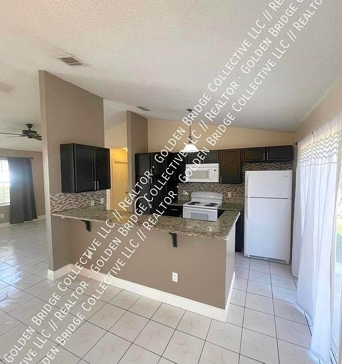1st image of 1401 SE Appamattox Ter