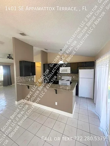 1401 SE Appamattox Ter Photo 1