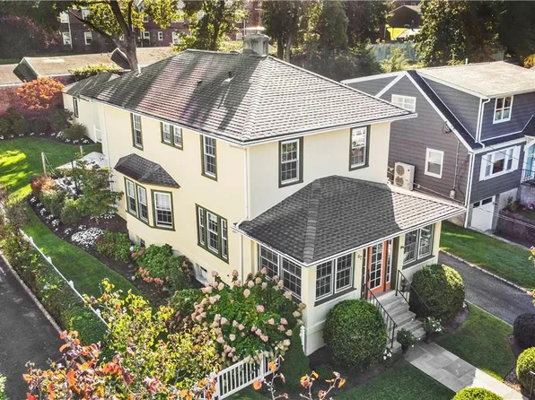 67 Mohican Park Avenue, Dobbs Ferry, NY 10522