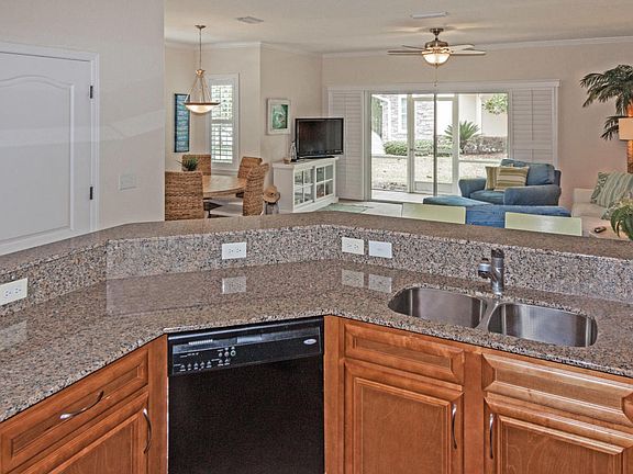 3rd image of 165 Bayberry Cir Unit 1101