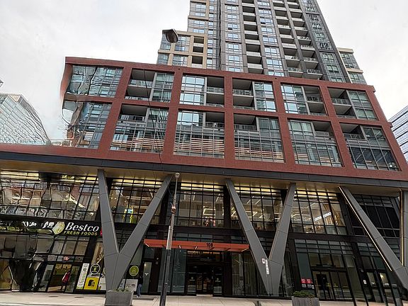5th image of 108 Peter St #1226